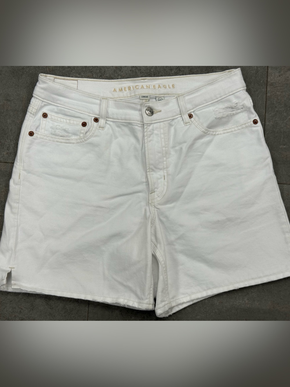 American Eagle White High Rise Distressed Denim Shorts Size 6
